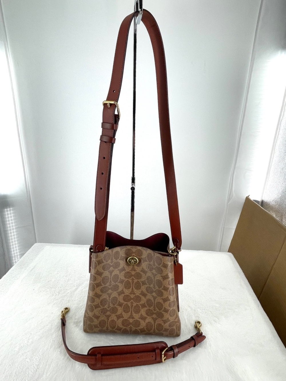 Coach Signature Leather Willow Small C3890 Bucket Bag - Picture 5 of 14